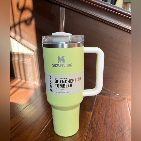 Limited Edition Stanley 40oz Quencher H2.0 - Picture 6 of 8